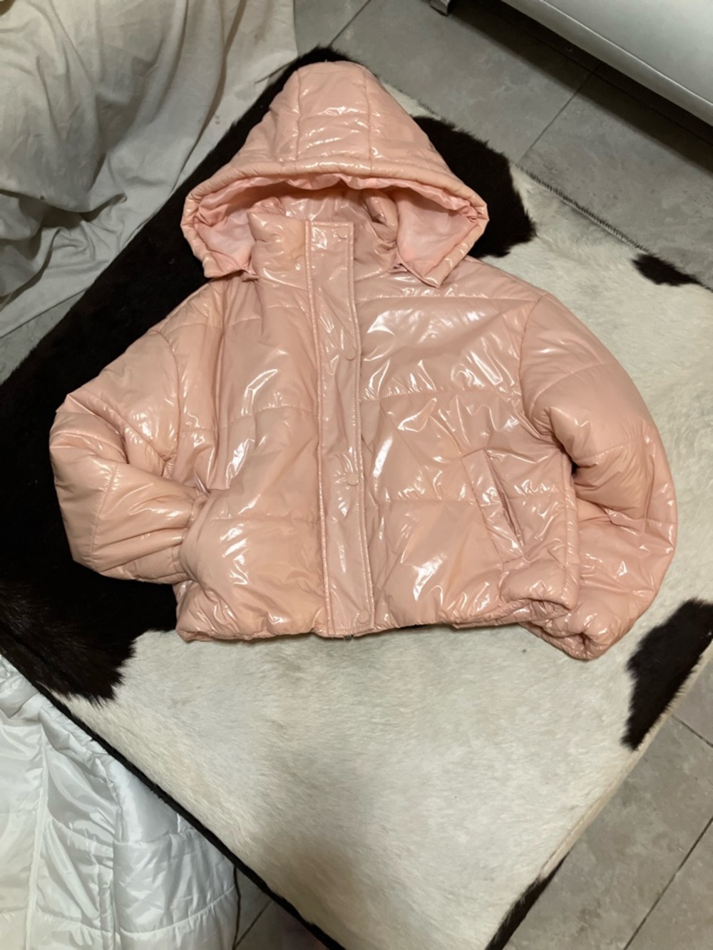 Women’s Glossy Hooded Puffer Jacket in Light Pink